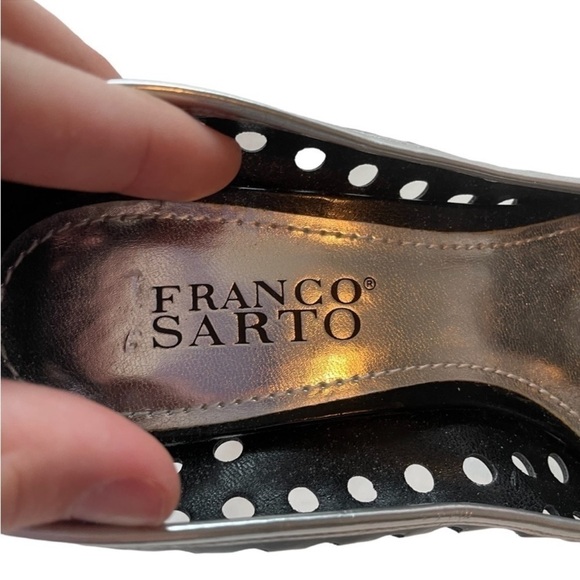 EUC Franco Sarto Candor heels Leather Classic Pump
Black and White Bow sz 7 - Picture 6 of 8